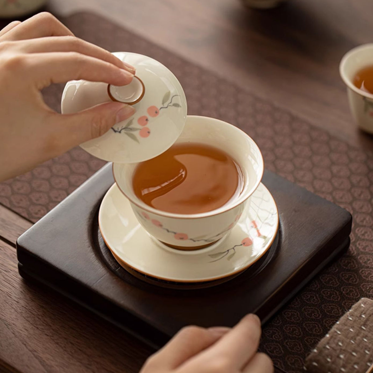 Hand-painted Persimmons With Auspicious Meanings Gaiwan 120ml Chaliland