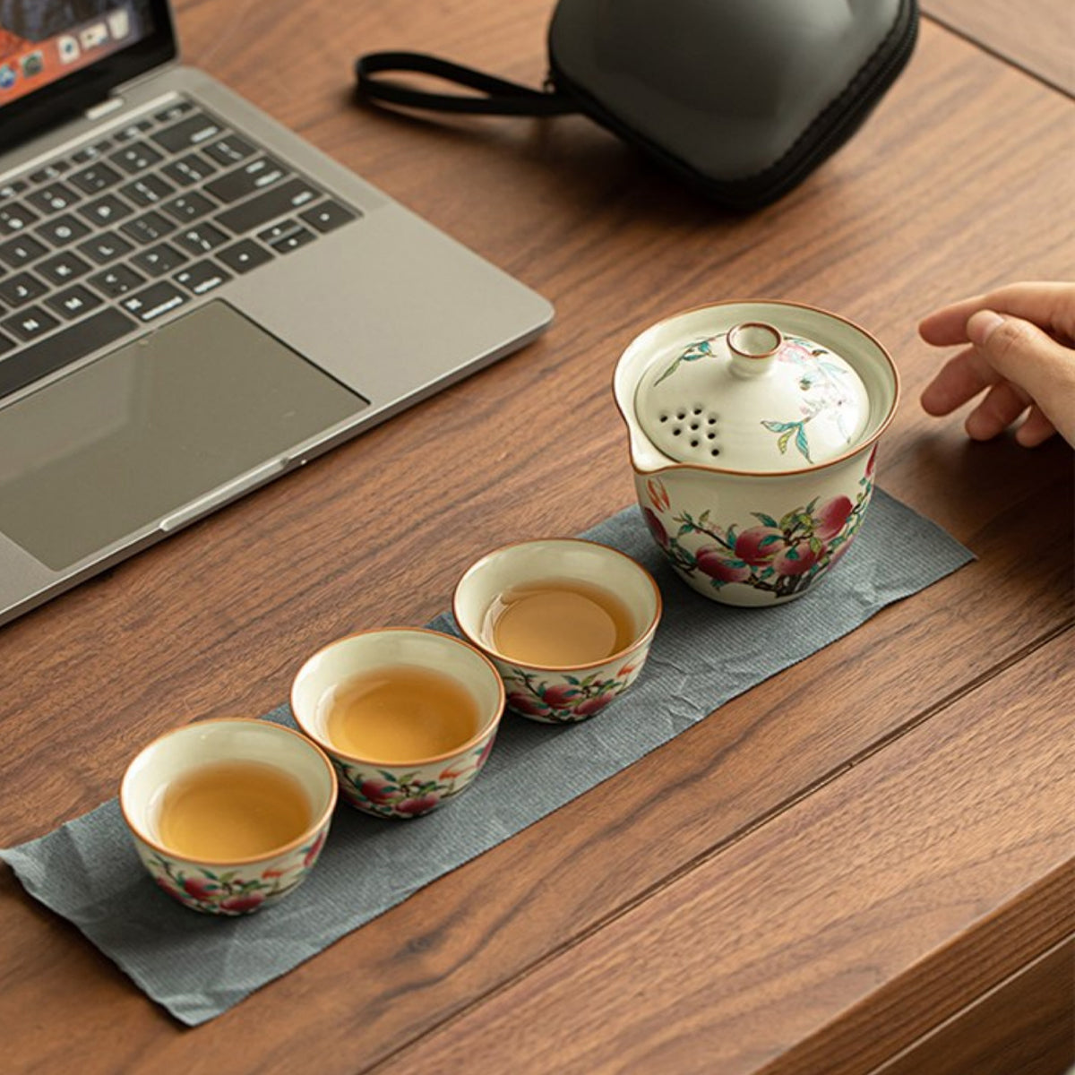 Ru Kiln Nine Peaches Pot and Three Cups Chaliland