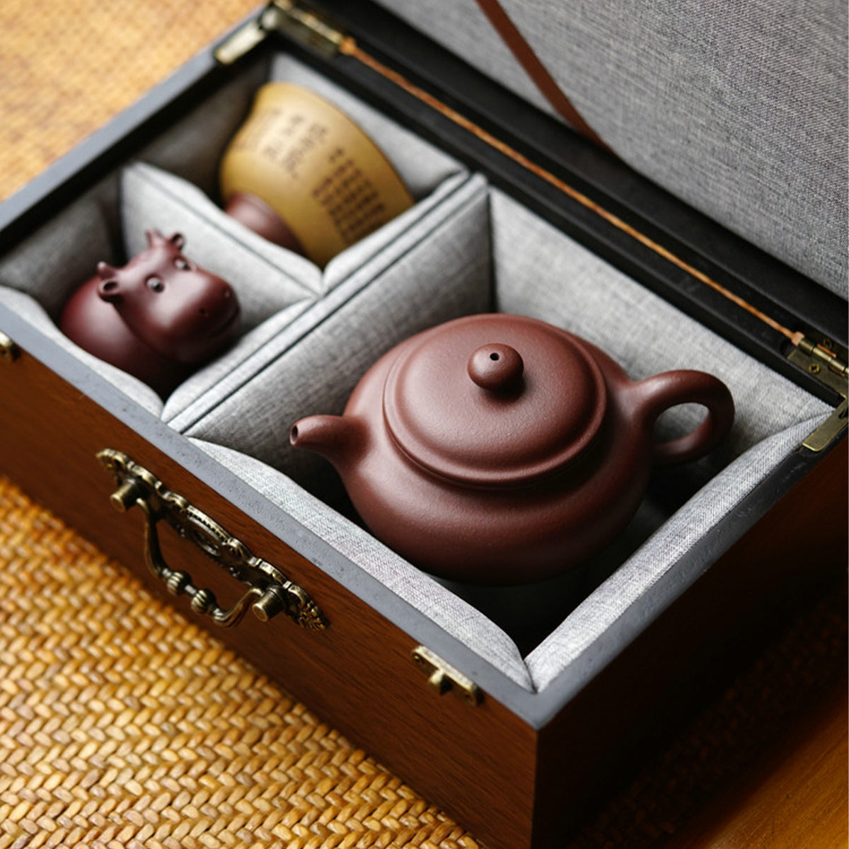 Antique-Style Teapot, Cup, and Tea Pet Gift Set Chaliland