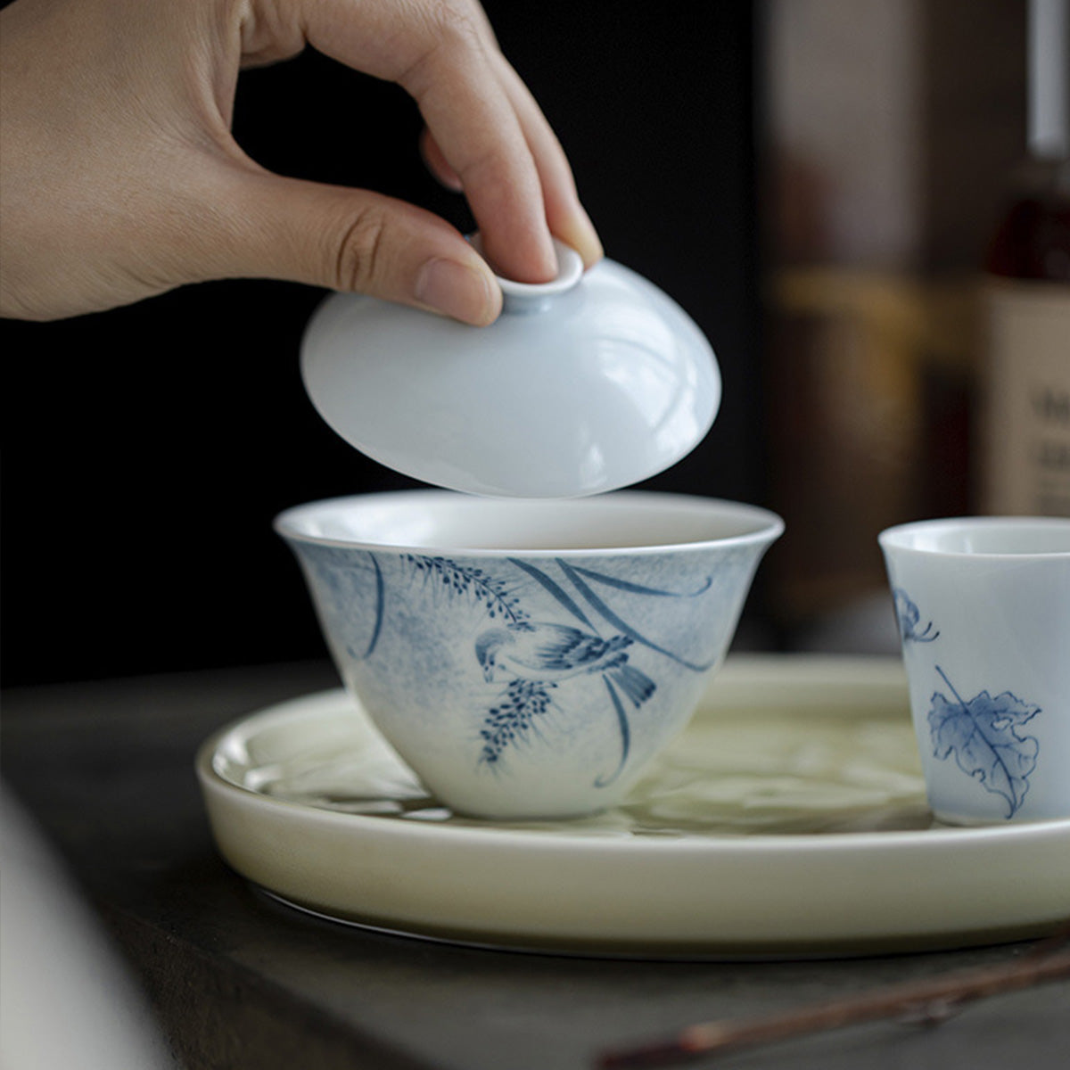 [Porcelain]Blue Mountain Singing Birds and Dancing Swallows Knowing the Hidden Gaiwan 120ml Chaliland