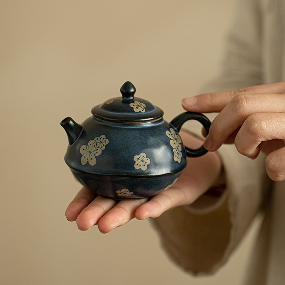 Porcelain-Blue Glaze Ice Plum Teapot (White Slip Finish) 150ml Chaliland