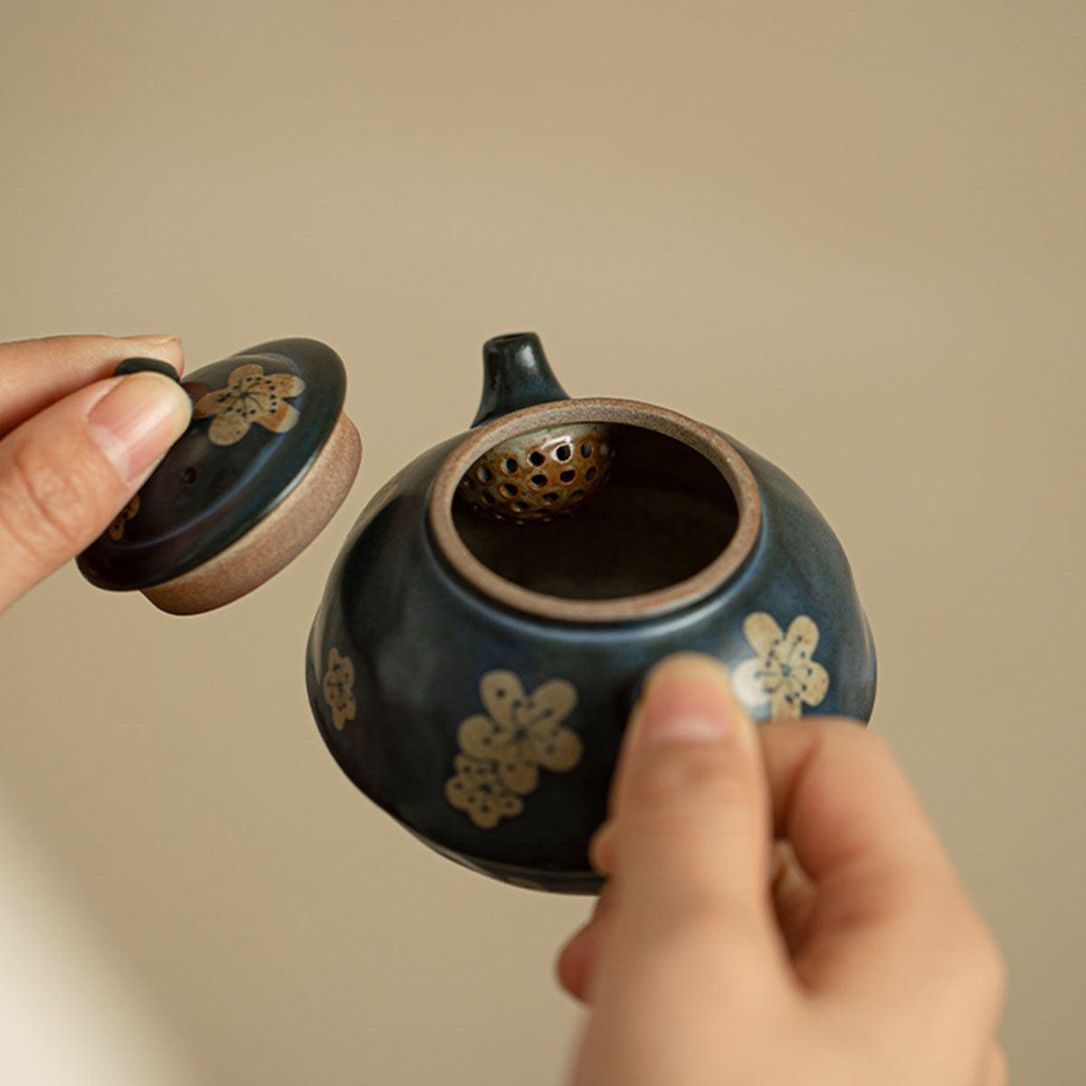 Porcelain-Blue Glaze Ice Plum Teapot (White Slip Finish) 150ml Chaliland