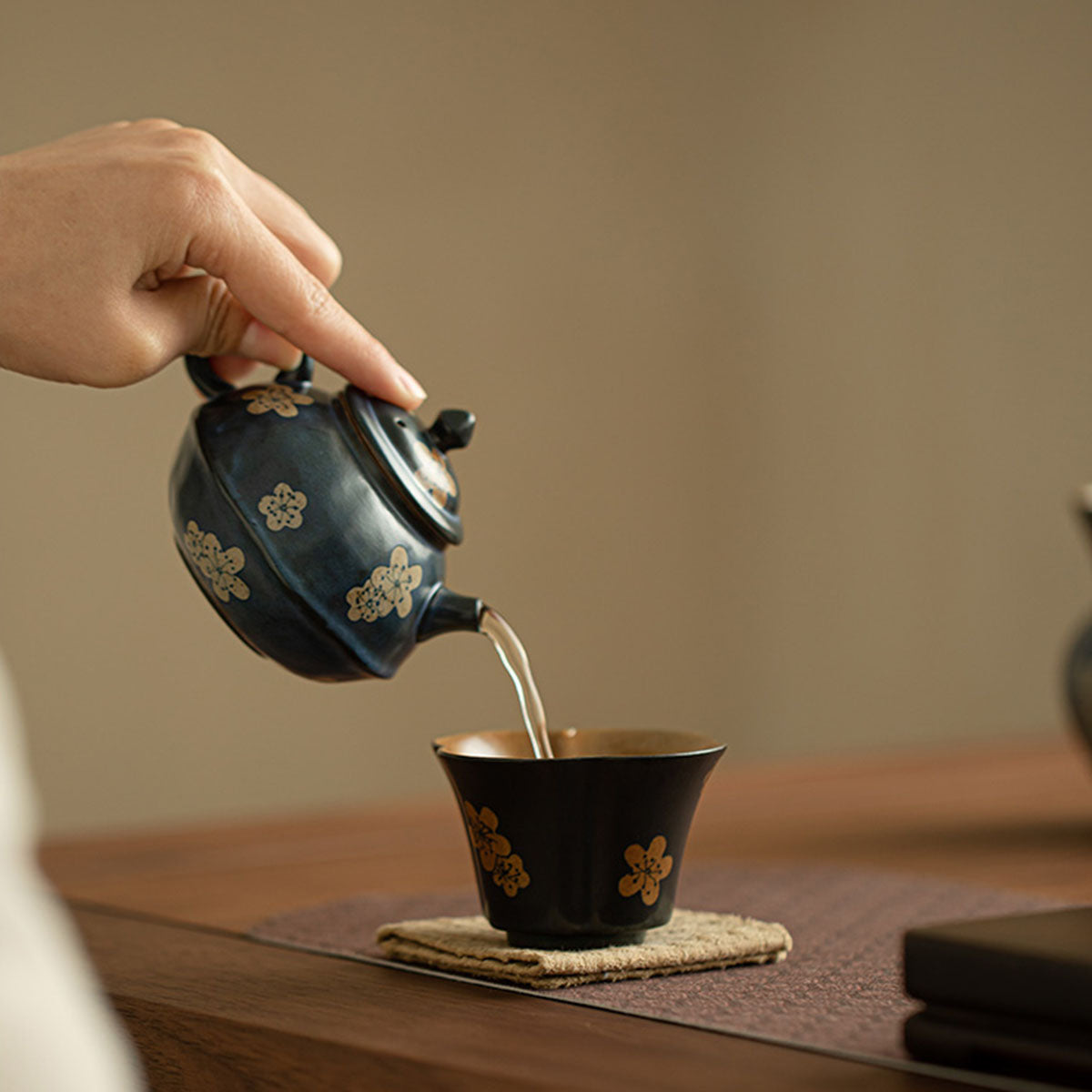 Porcelain-Blue Glaze Ice Plum Teapot (White Slip Finish) 150ml Chaliland