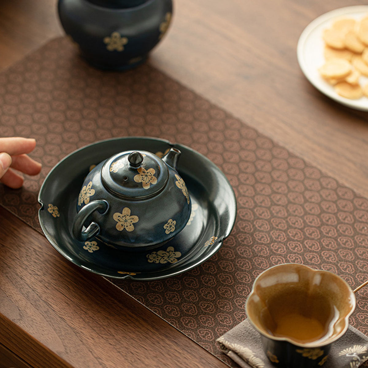 Porcelain-Blue Glaze Ice Plum Teapot (White Slip Finish) 150ml Chaliland