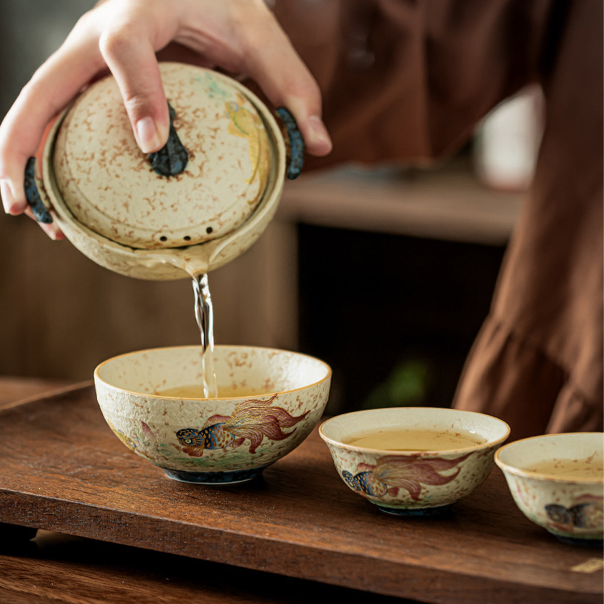 Blue and white glazed goldfish portable tea set (one pot and three cups) Chaliland