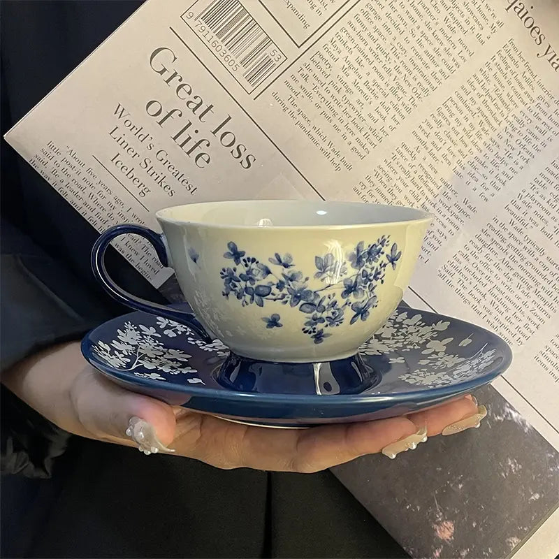 Blue and white porcelain retro teacup