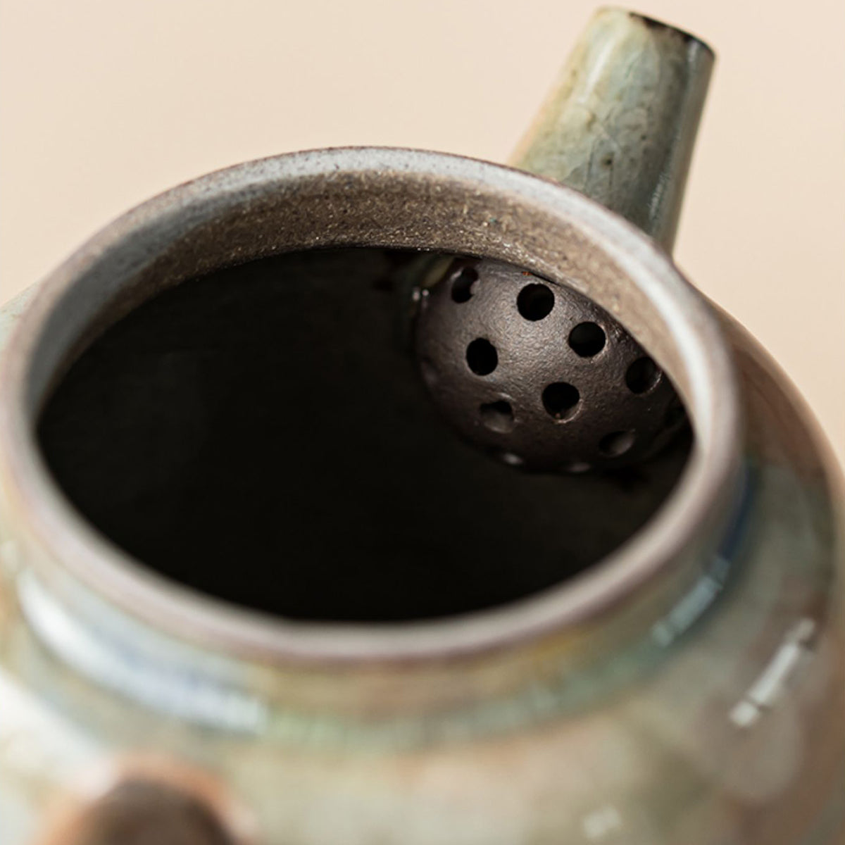 [Porcelain]Borneol Glaze Hand-painted Daisy Teapot 130ml Chaliland