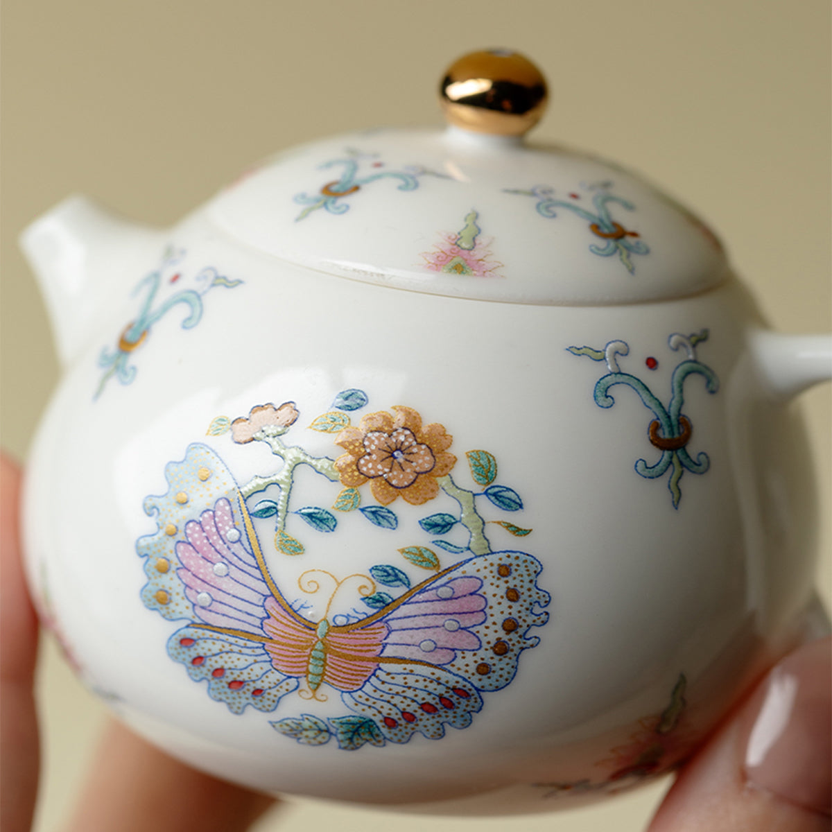 Ceramic - Butterfly Dancing Among Flowers Xi Shi Vase - 100ml Chaliland