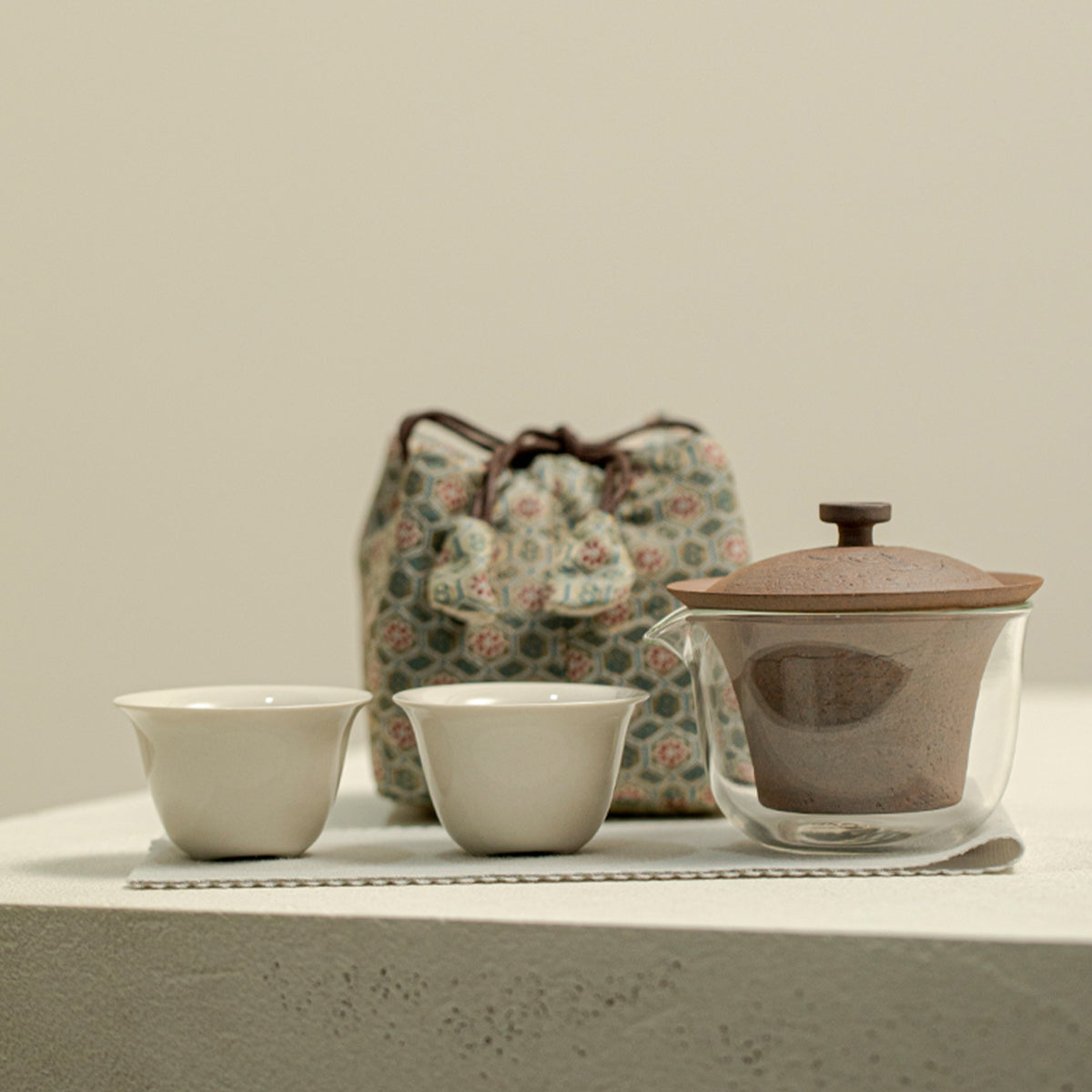 Ceramic - Old Clay Pot and Two Cups Chaliland