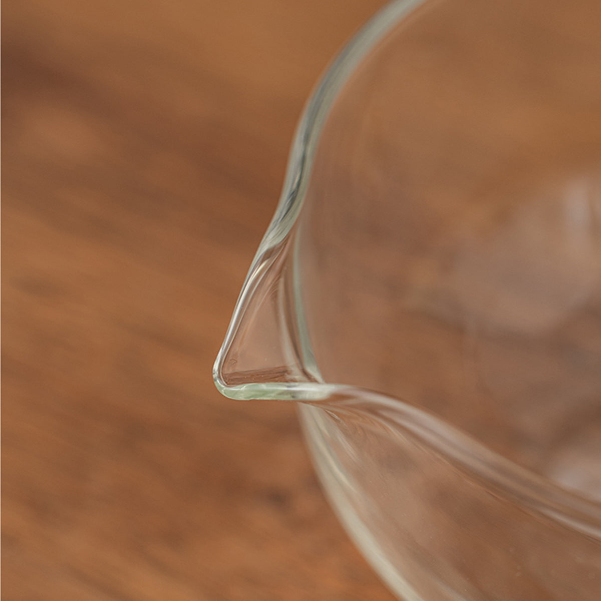 Compact tea set for little daisies Chaliland