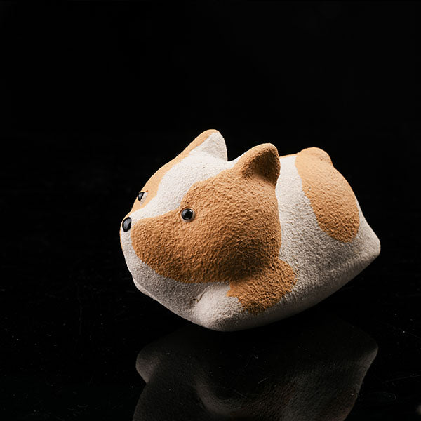 This is a running Corgi tea pet.