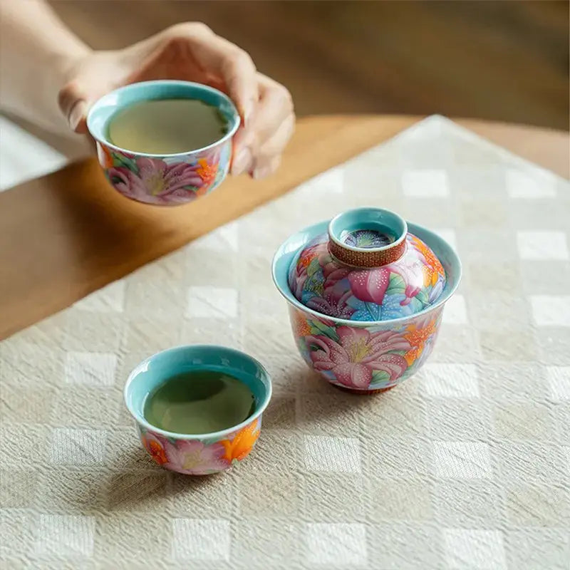 Enameled ceramic covered teacup