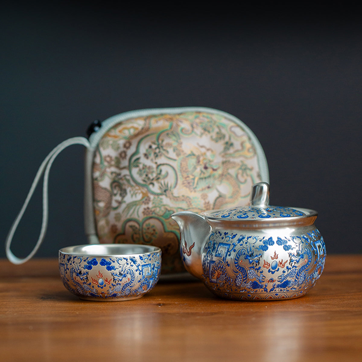 Gilded-silver twin dragons playing with a pearl Chaliland