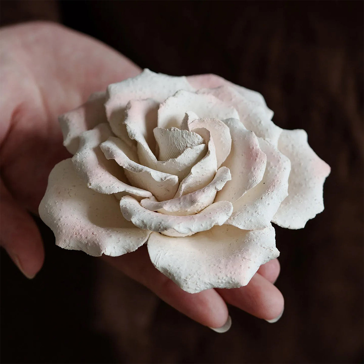 Hand-carved ceramic flower stand Chaliland