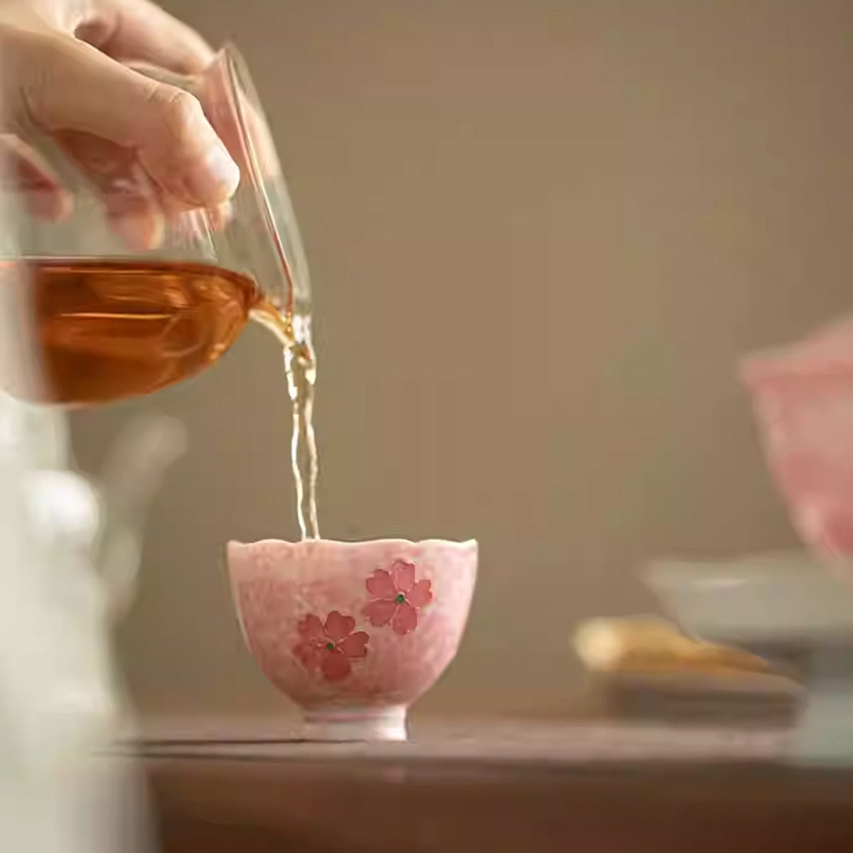 [Porcelain]Hand-painted Drunken Flower Small Teacup  30ml Chaliland