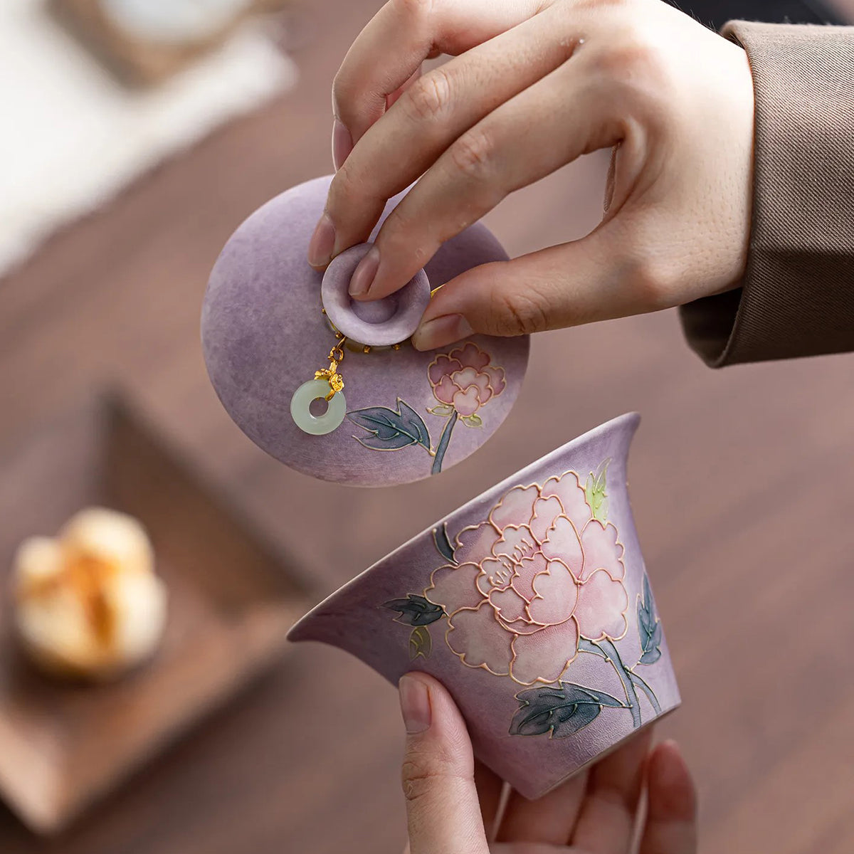 Hand-painted peony pattern covered bowl Chaliland