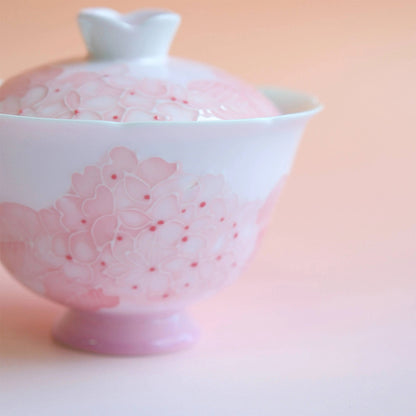 Hydrangea-shaped stemmed covered bowl Chaliland