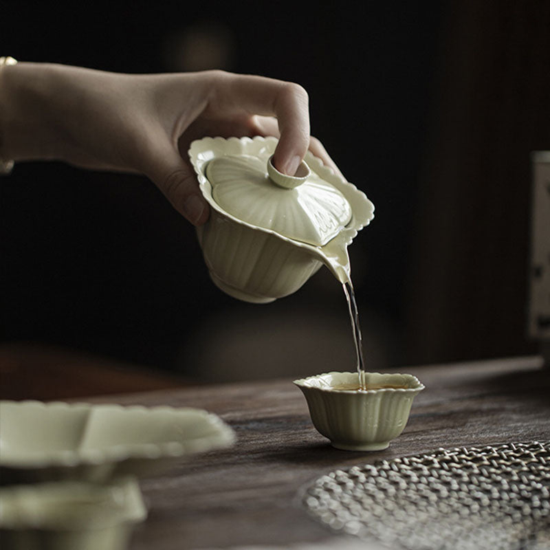 Imitation Song Dynasty Green Glaze Teacup With Flower Rim Chaliland