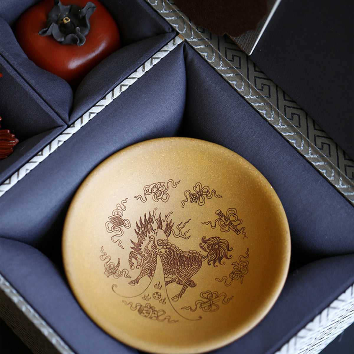 Lingye Yushu Tea Bowl and Pot Holder Chaliland