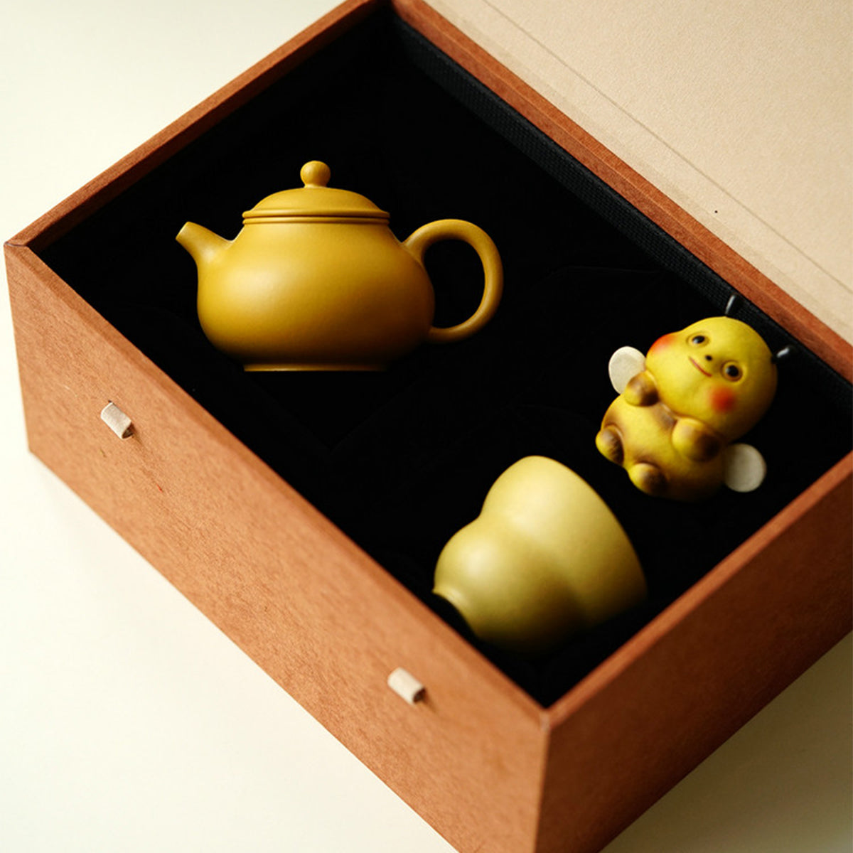 Panhu Teapot Gift Set (one teapot, one teacup, one tea pet) Chaliland
