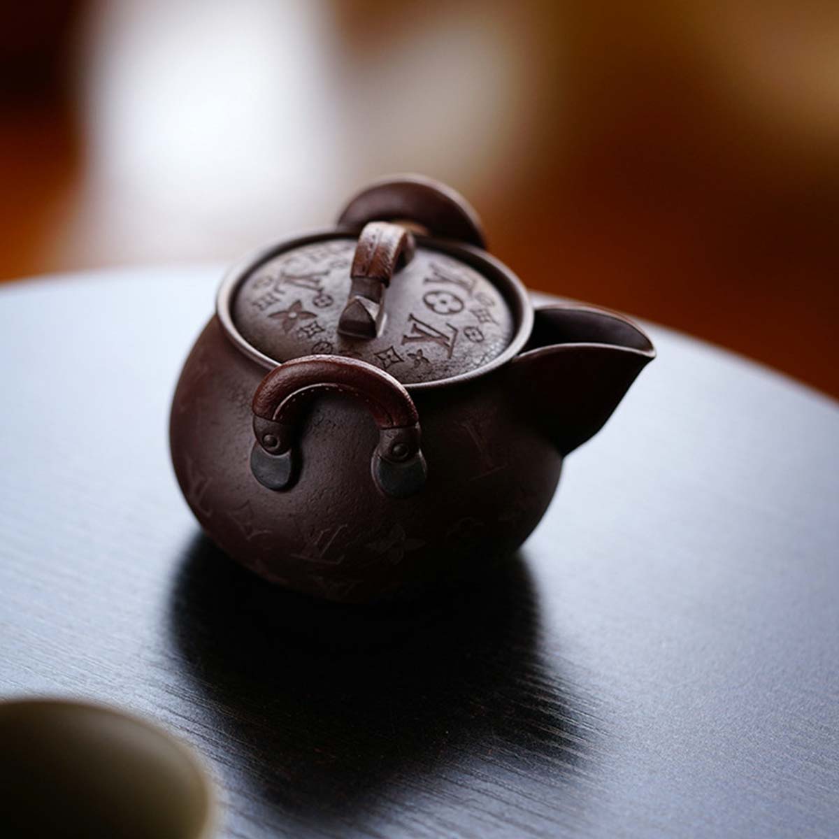 Patterned Teapot Chaliland