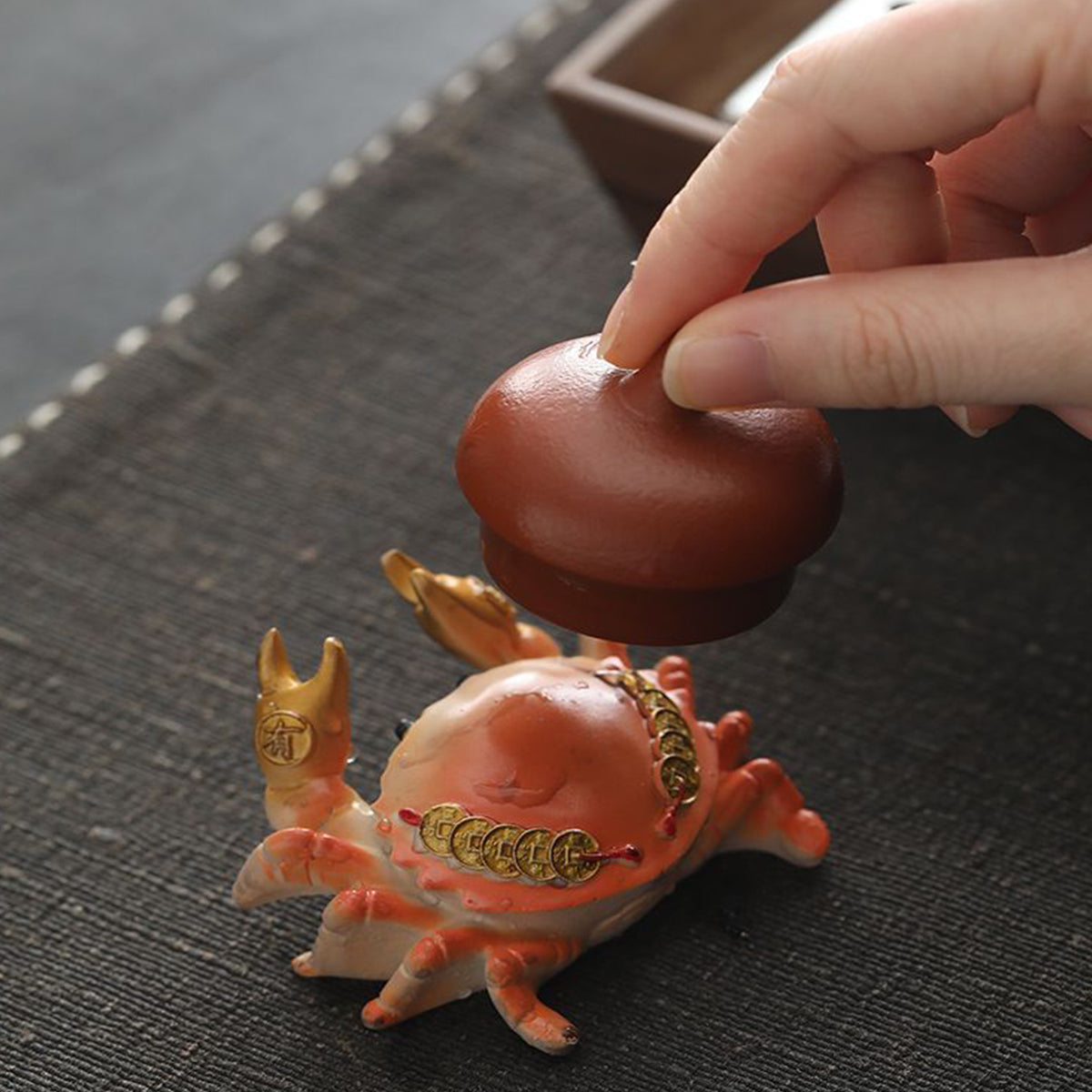 Resin-Color-changing pet crab (wealthy) Chaliland