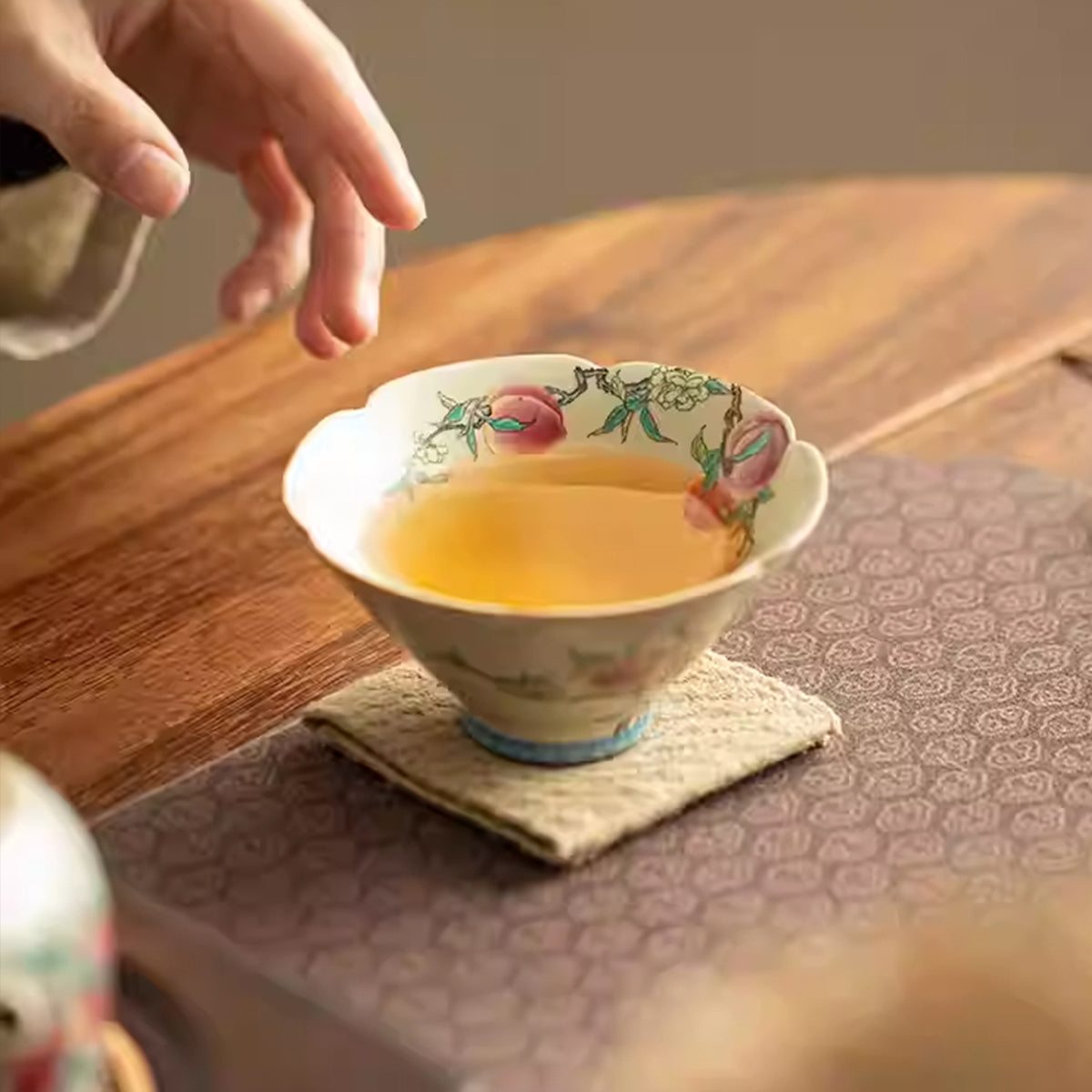 [Ru Kiln]Nine Peaches Hat Cup 130ml Chaliland