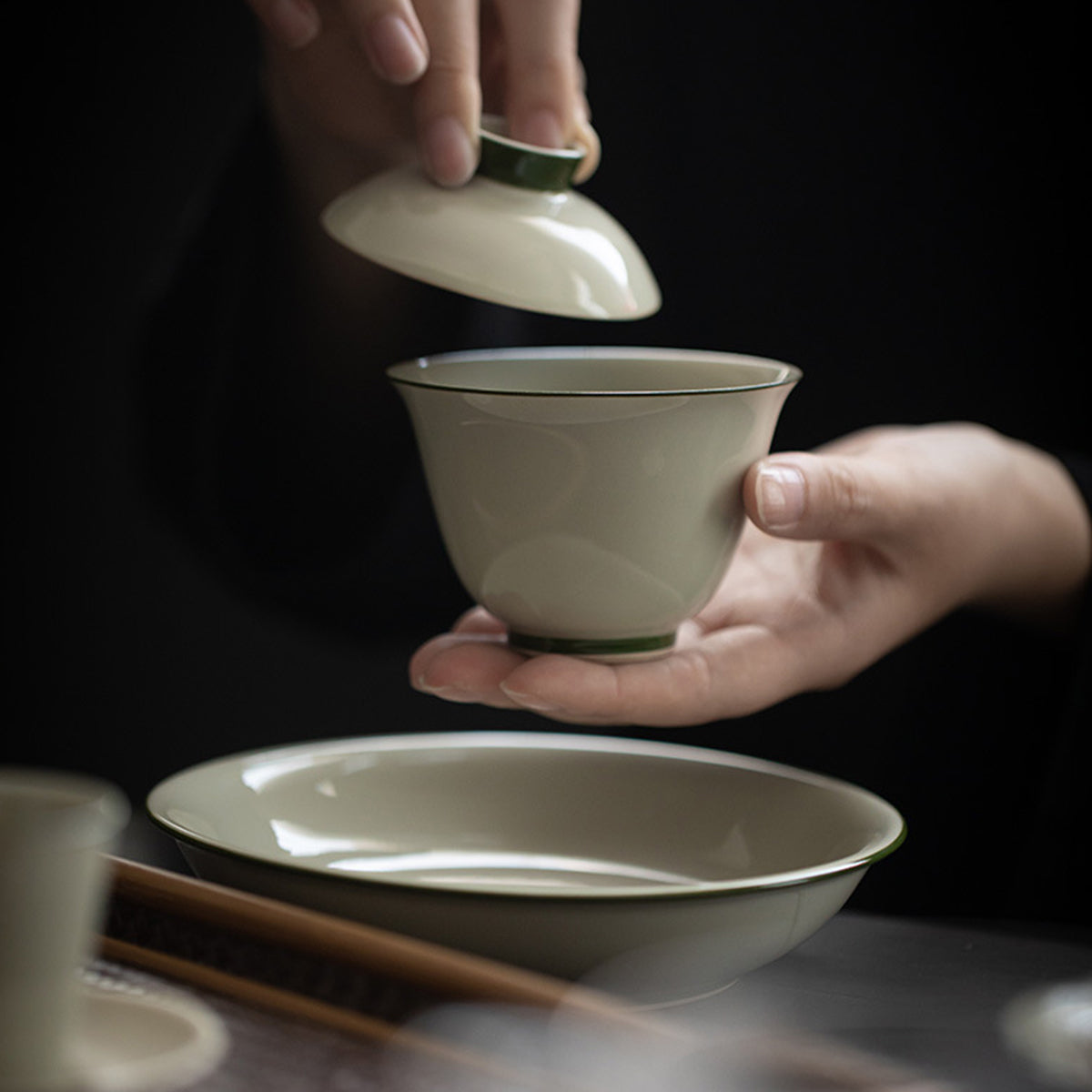 [Porcelain]Secret Blue Mu Yan Pale Blue Edge Handmade Ceramic Gaiwan 120ml Chaliland