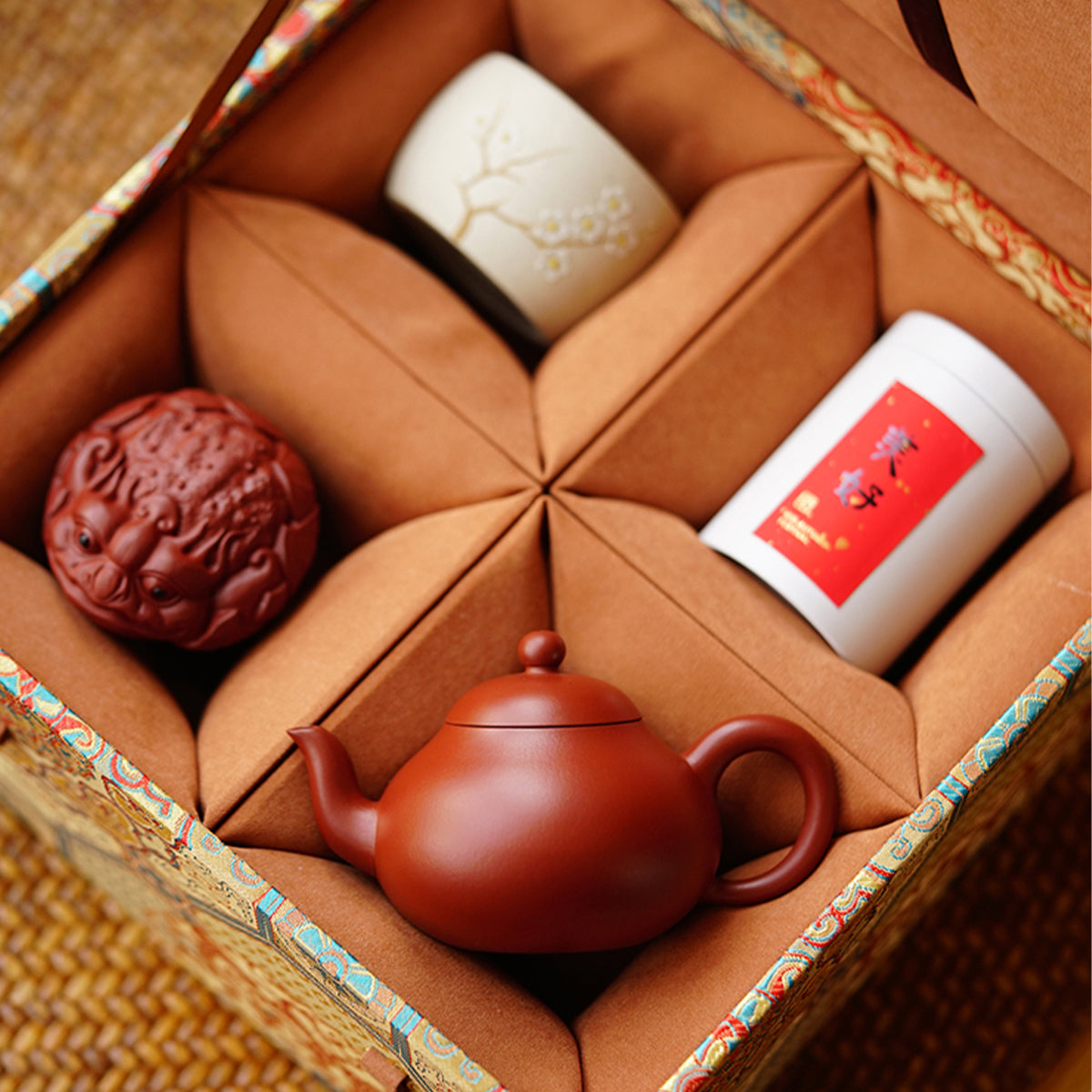 Small pear-shaped gift box set Chaliland