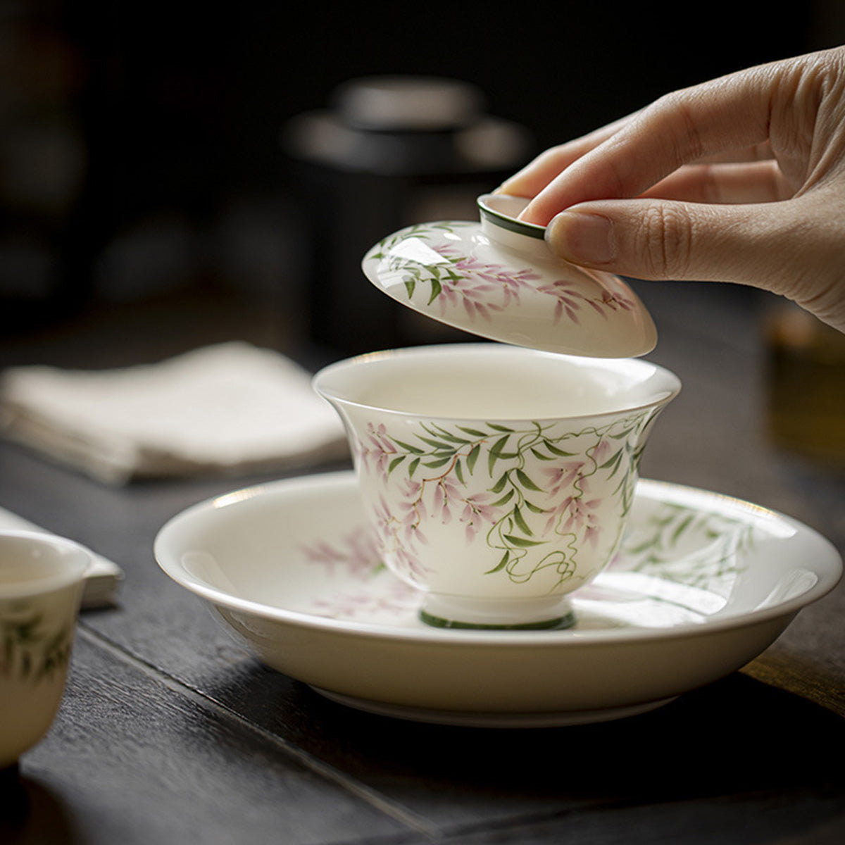 [Porcelain]Spring Breeze Hand-painted Wisteria glaze Porcelain Thin-wall Gaiwan 140ml Chaliland