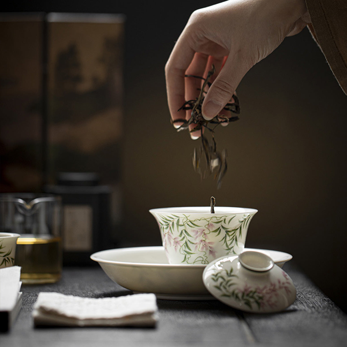 [Porcelain]Spring Breeze Hand-painted Wisteria glaze Porcelain Thin-wall Gaiwan 140ml Chaliland