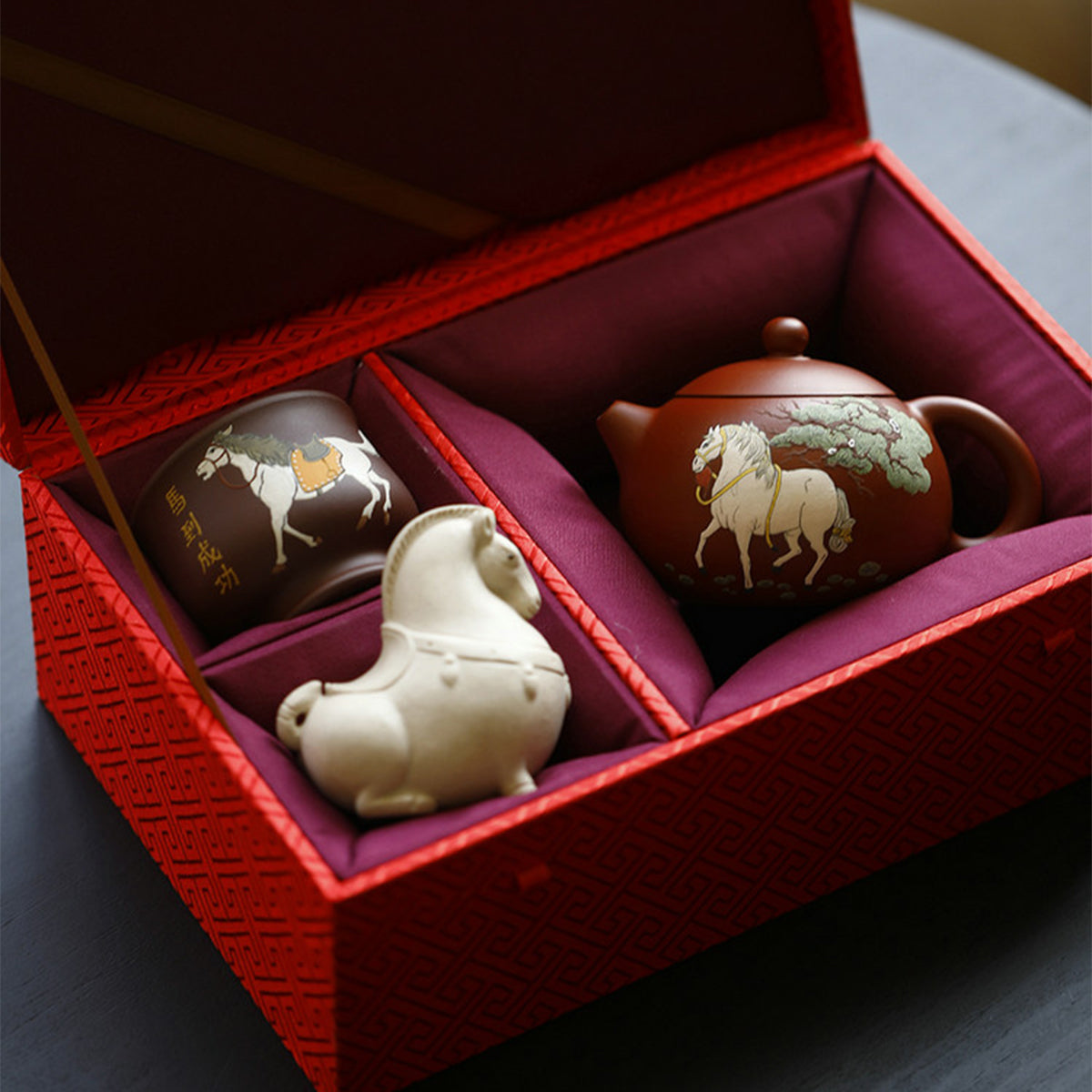 White Horse Xi Shi Teapot Gift Box Chaliland